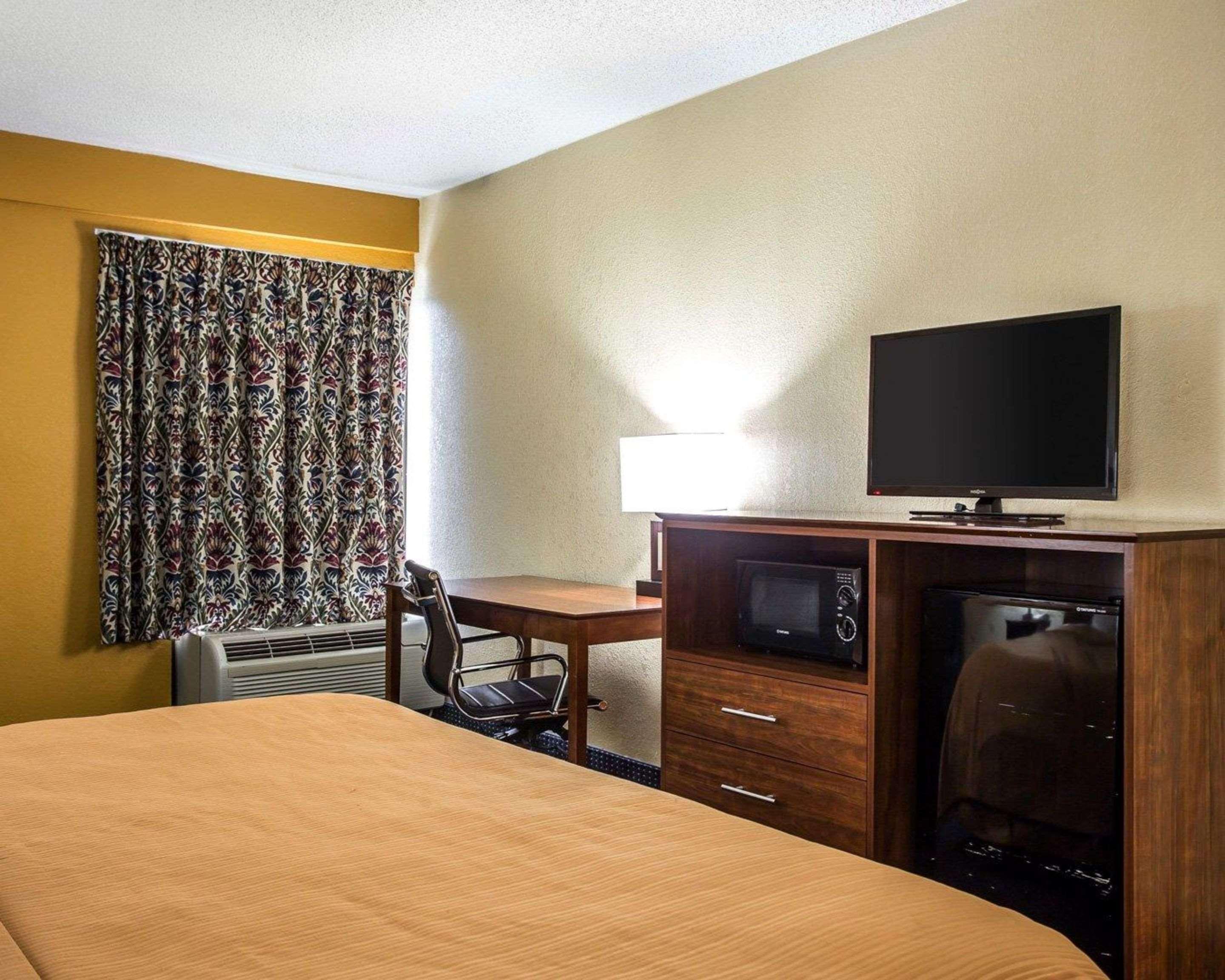 Quality Inn Mullins Marion Bagian luar foto