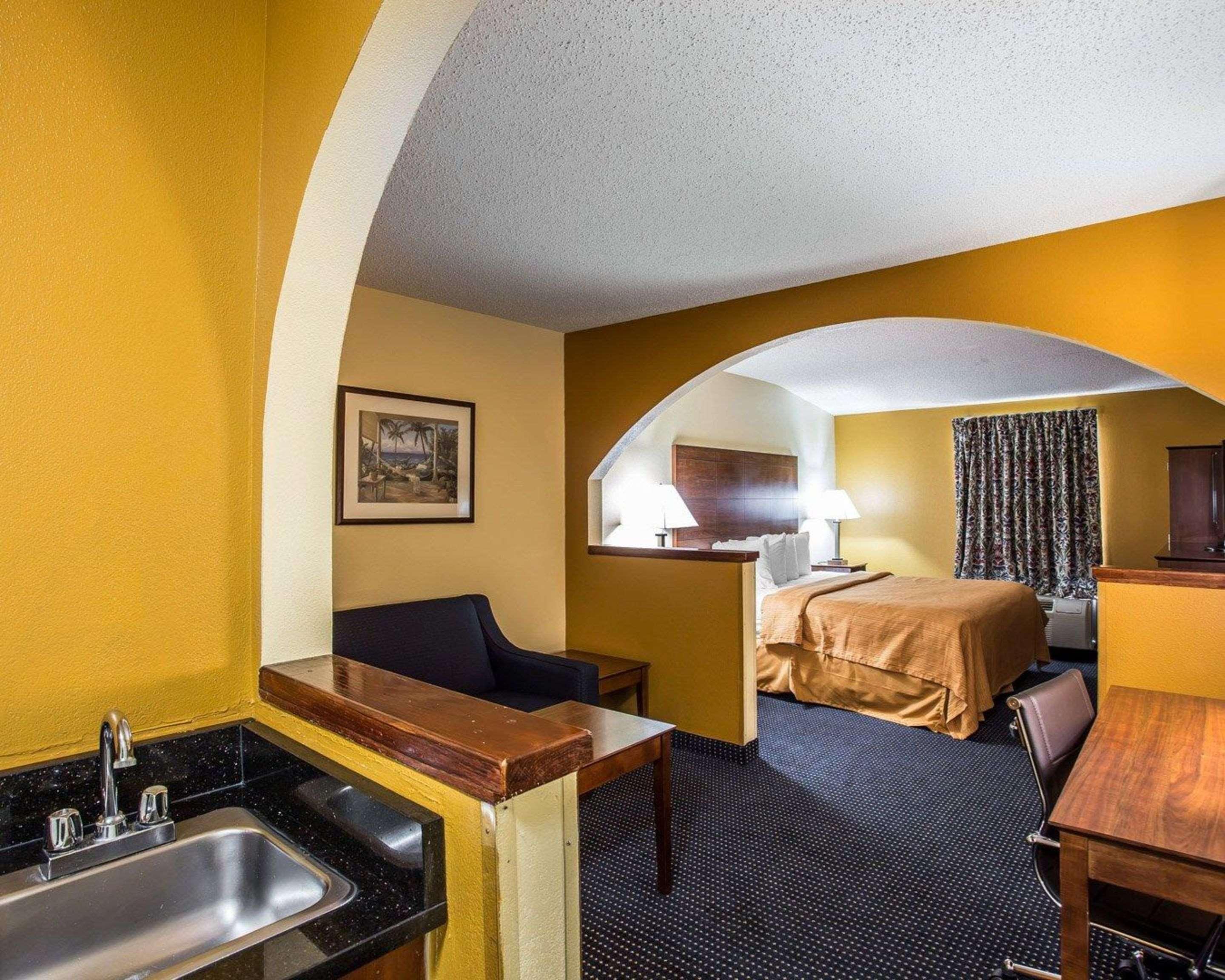 Quality Inn Mullins Marion Bagian luar foto