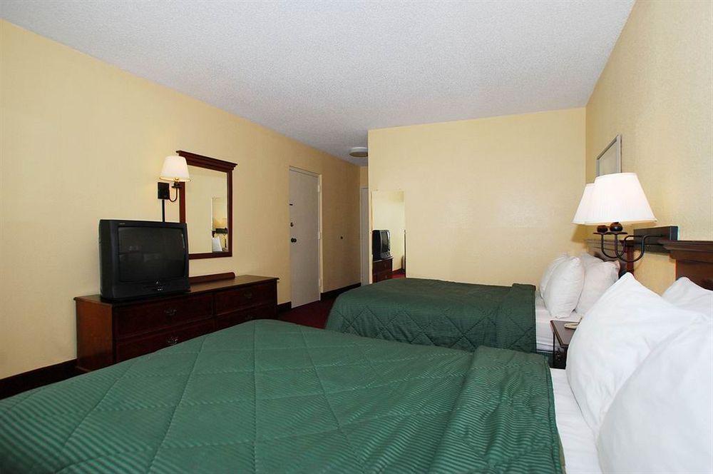 Quality Inn Mullins Marion Bagian luar foto