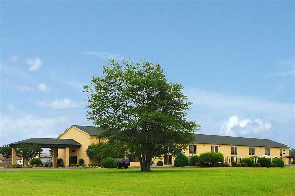 Quality Inn Mullins Marion Bagian luar foto