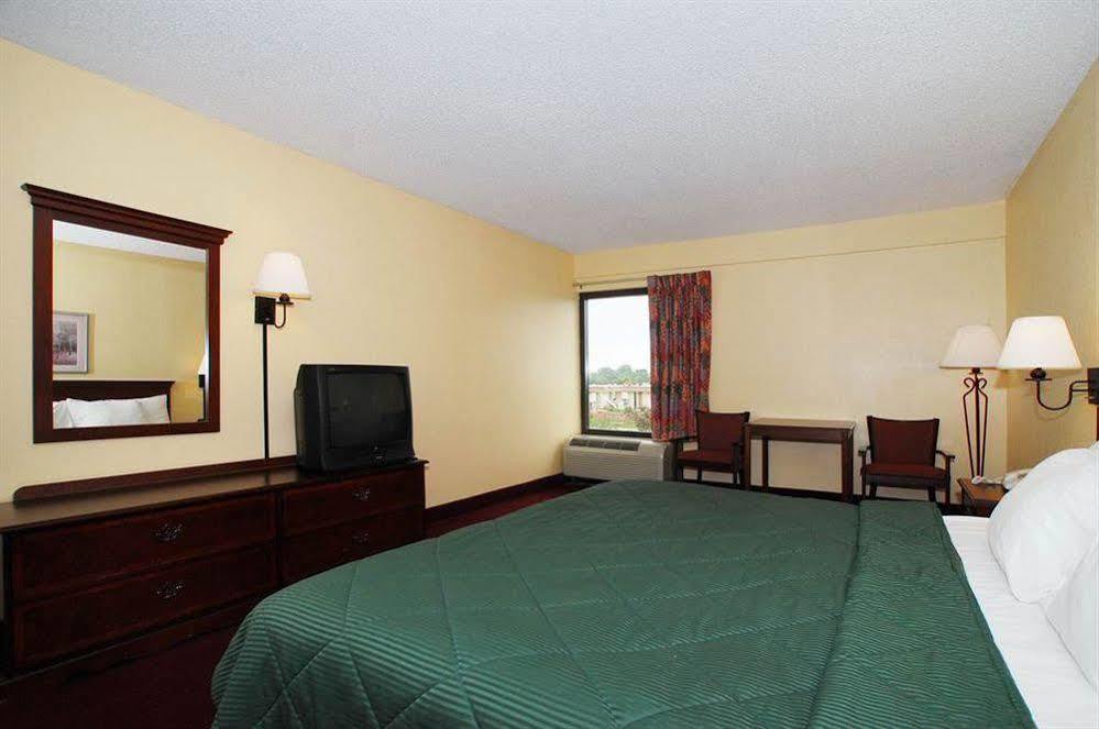 Quality Inn Mullins Marion Bagian luar foto